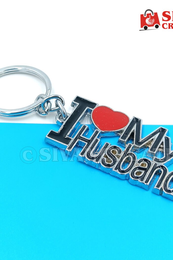 “I Love My Husband” Metal Keychain – Personalized Couples Gift, Romantic Anniversary or Valentine’s Day Accessory, Durable Husband Keyring